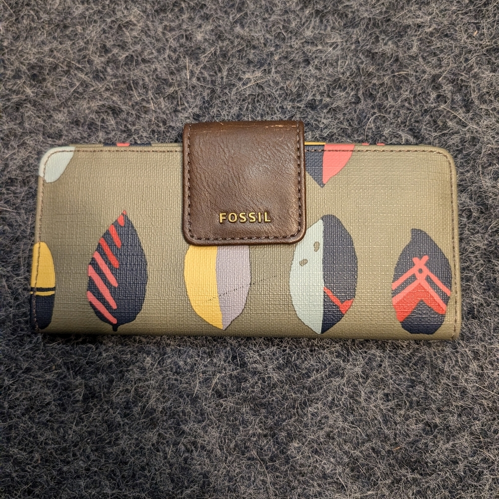 Fossil Clutch